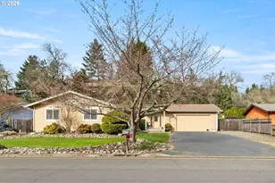137 N River Dr, Roseburg, OR 97470 - Photo 1