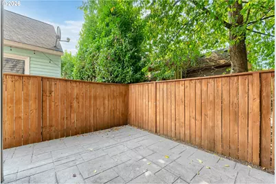 526 NE Beech St, Portland, OR 97212 - Photo 32