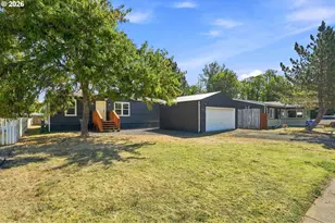 310 Sunny Ln, Sutherlin, OR 97479 - Photo 2