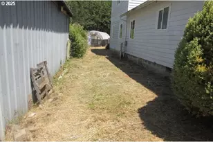 276 Union Gap Loop Rd, Oakland, OR 97462 - Photo 10