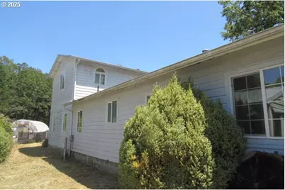 276 Union Gap Loop Rd, Oakland, OR 97462 - Photo 14