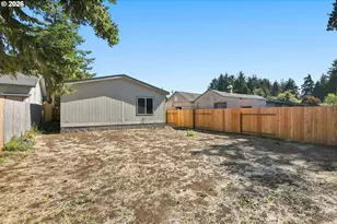 660 S Wall St, Coos Bay, OR 97420 - Photo 30