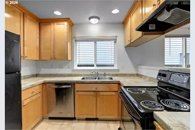 9350 N Hodge Ave, Portland, OR 97203 - Photo 8