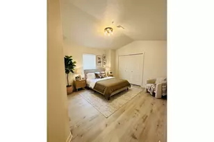 621 NE Garswood Ln, Hillsboro, OR 97006 - Photo 4