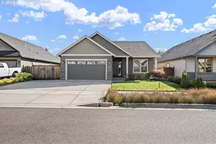 5422 King Arthur Ct, Eugene, OR 97402 - Photo 2