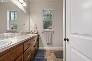 5422 King Arthur Ct, Eugene, OR 97402 - Photo 28