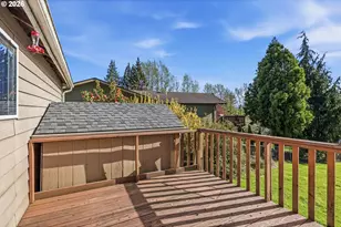 3323 Columbia Heights Rd, Longview, WA 98632 - Photo 12