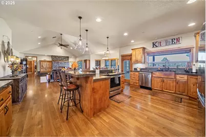 18853 SW Sisters Pl, Powell Butte, OR 97753 - Photo 16
