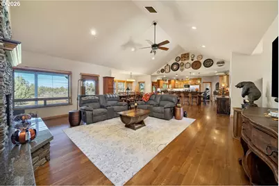 18853 SW Sisters Pl, Powell Butte, OR 97753 - Photo 12