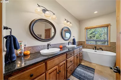 18853 SW Sisters Pl, Powell Butte, OR 97753 - Photo 20