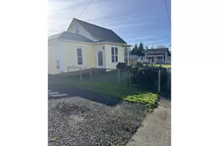 584 N Baxter St, Coquille, OR 97423 - Photo 36