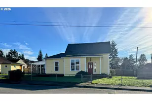 584 N Baxter St, Coquille, OR 97423 - Photo 1