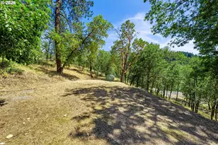 2263 Canyonville-Riddle Rd, Riddle, OR 97469 - Photo 32