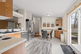 910 E College St, Echo, OR 97826 - Photo 8