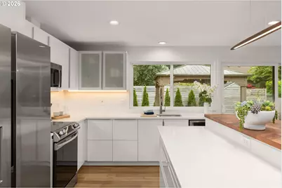 19025 Indian Springs Cir, Lake Oswego, OR 97035 - Photo 10