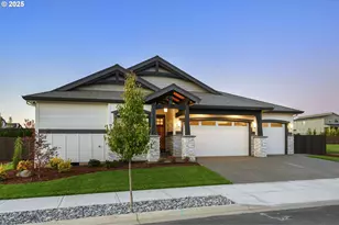 818 NW 173rd Circle, Ridgefield, WA 98642 - Photo 2