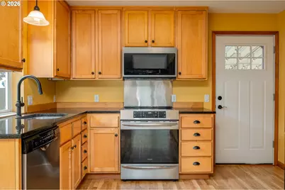 8265 N Fiske Ave, Portland, OR 97203 - Photo 12