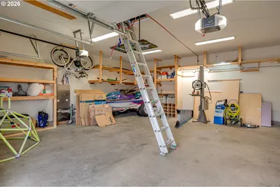 8265 N Fiske Ave, Portland, OR 97203 - Photo 32