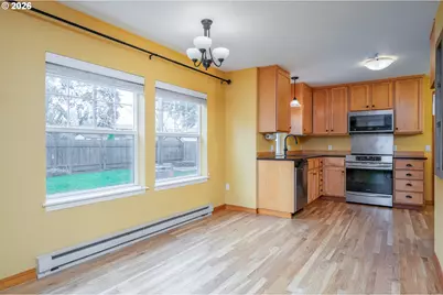 8265 N Fiske Ave, Portland, OR 97203 - Photo 10