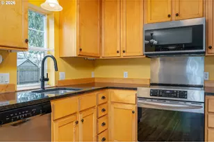 8265 N Fiske Ave, Portland, OR 97203 - Photo 12