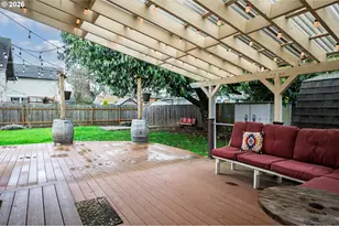 8265 N Fiske Ave, Portland, OR 97203 - Photo 26