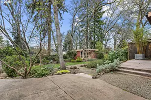 75 W 35th Pl, Eugene, OR 97405 - Photo 20