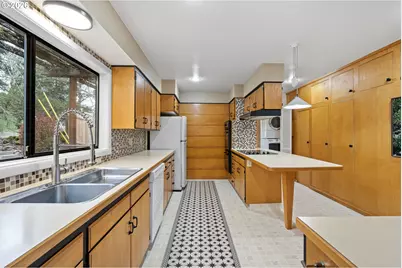 75 W 35th Pl, Eugene, OR 97405 - Photo 16