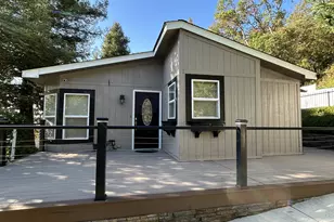 220 NW Trust St, Roseburg, OR 97471 - Photo 4