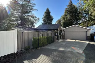 220 NW Trust St, Roseburg, OR 97471 - Photo 1