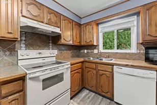 685 SW 20th Cir, Troutdale, OR 97060 - Photo 18