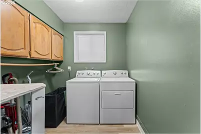 685 SW 20th Cir, Troutdale, OR 97060 - Photo 22