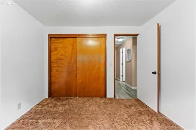 685 SW 20th Cir, Troutdale, OR 97060 - Photo 28
