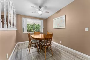 685 SW 20th Cir, Troutdale, OR 97060 - Photo 8