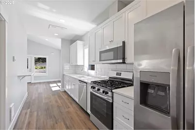 333 SE Oar Ave, Lincoln City, OR 97367 - Photo 4