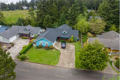 640 SW Kelsie Ln, Waldport, OR 97394 - Photo 8