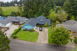 640 SW Kelsie Ln, Waldport, OR 97394 - Photo 8