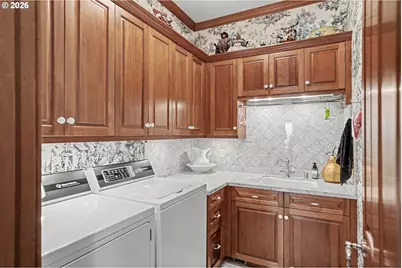 630 Eureka Ave, Silverton, OR 97381 - Photo 38