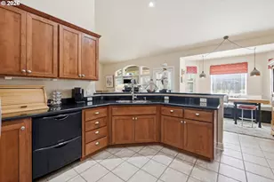 478 Pebble Beach Dr, Creswell, OR 97426 - Photo 8