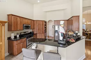 478 Pebble Beach Dr, Creswell, OR 97426 - Photo 6