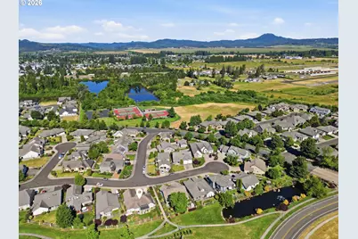 478 Pebble Beach Dr, Creswell, OR 97426 - Photo 40
