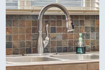 8139 NE Rockne Way, Hillsboro, OR 97006 - Photo 16