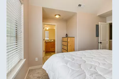 8139 NE Rockne Way, Hillsboro, OR 97006 - Photo 26