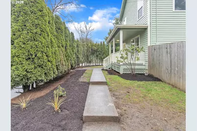 3862 SE Ivon St, Portland, OR 97202 - Photo 6