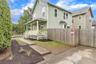 3862 SE Ivon St, Portland, OR 97202 - Photo 4