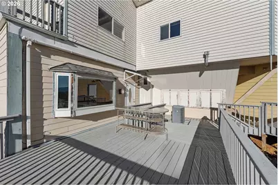 770 18th Ave, Coos Bay, OR 97420 - Photo 38