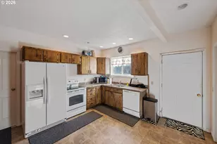 770 18th Ave, Coos Bay, OR 97420 - Photo 44