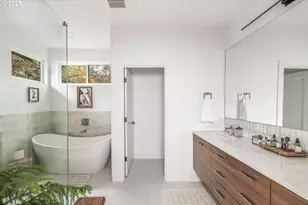 11504 NW Damascus St, Portland, OR 97229 - Photo 18