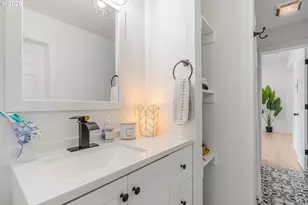 8007 N Hudson St, Portland, OR 97203 - Photo 16