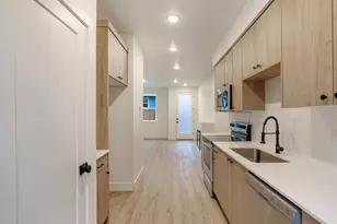 5869 NE Prescott St, Portland, OR 97218 - Photo 4