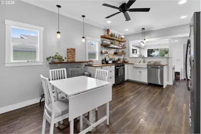 352 NE 21st St, Salem, OR 97301 - Photo 8